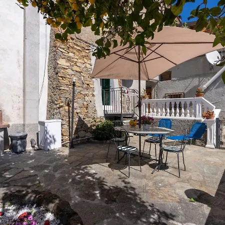 Holiday home Il Giardino By Interhome